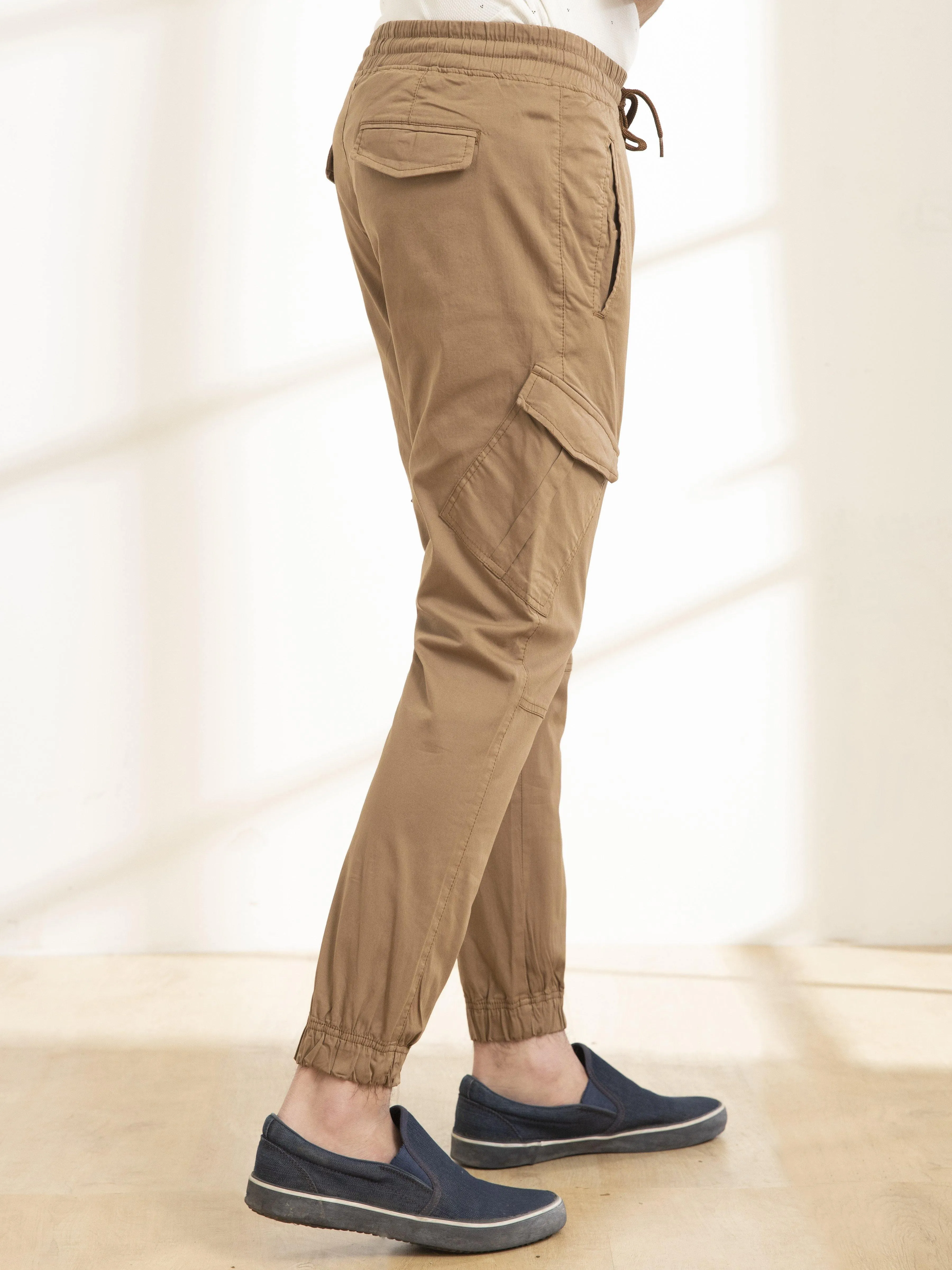 CARGO JOGGER TROUSER DARK KHAKI