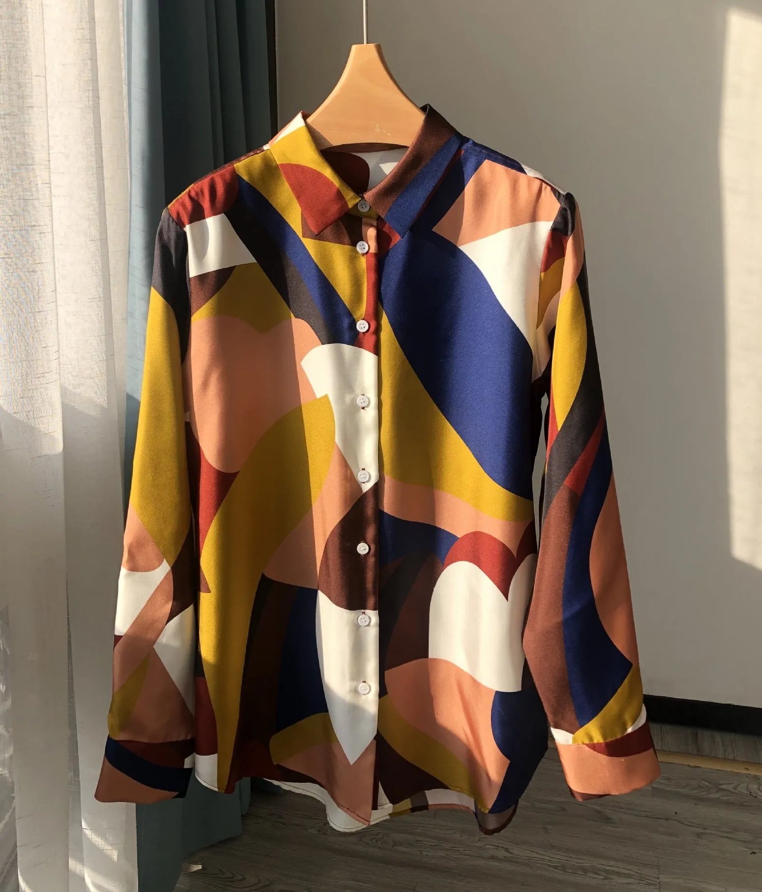 Women's long sleeves silk shirt in multi color print